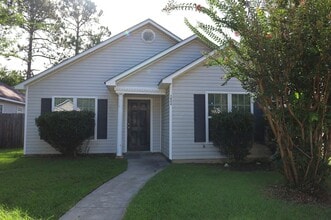 Building Photo - 1654 Fresno St