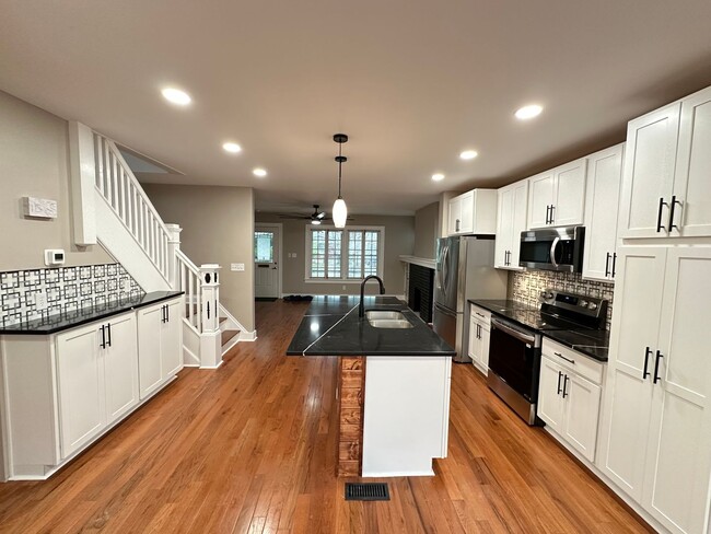 Building Photo - Deming Ave 2697-2699 NSLLC