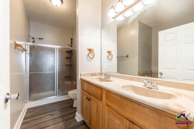 Building Photo - 206 Beau Claire Cir