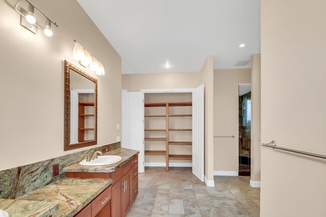 Building Photo - Ohai Estates 4 Bed 4.5 Bathroom Home Avail...