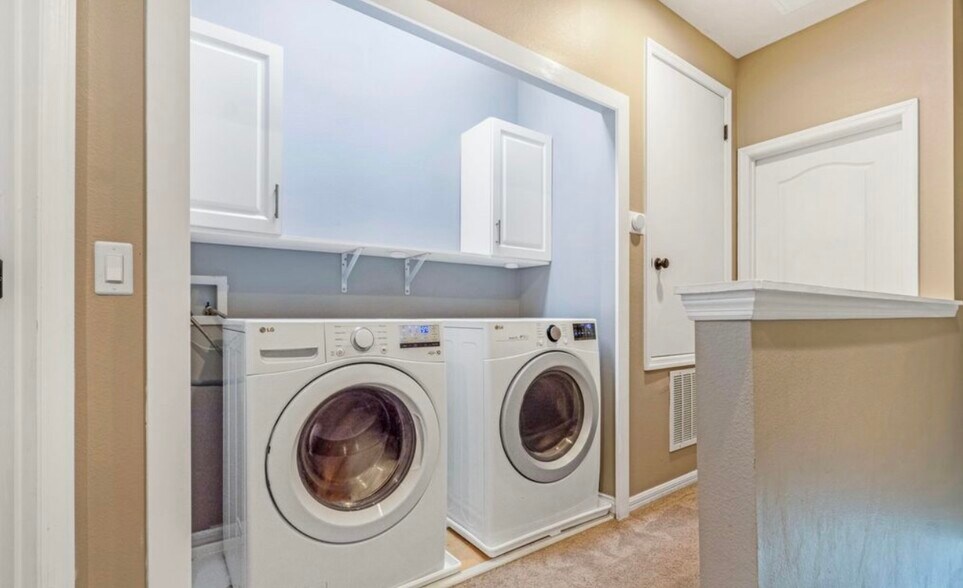 Building Photo - 14210 Desert Haven St