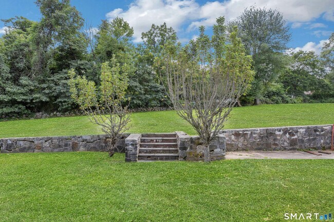 Building Photo - 67 Barclay Dr