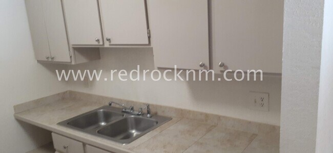 Building Photo - 2800 Cerrillos Rd