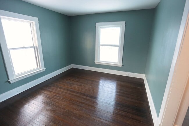 Building Photo - 1222 Wealthy St SE