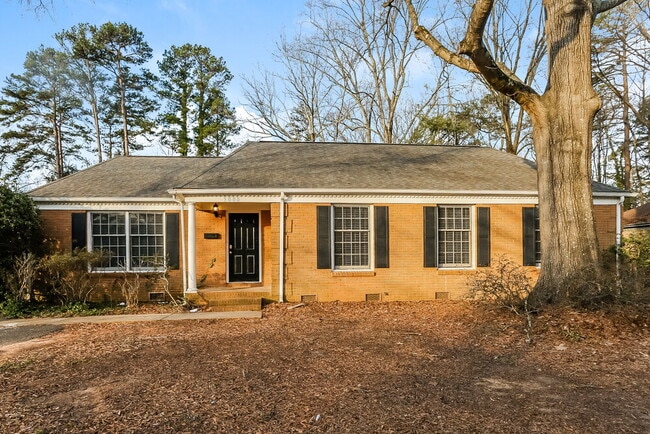 Building Photo - 5000 Coronado Dr