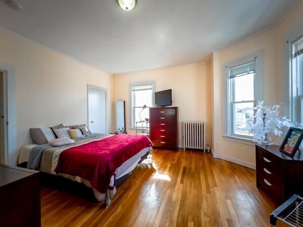 Building Photo - 18 Egleston St