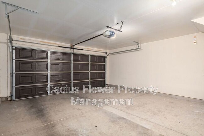 Building Photo - 2464 S Nielson St