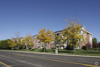 Building Photo - Silver Pines