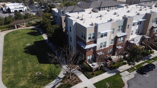 Building Photo - 77 Brownstone Way