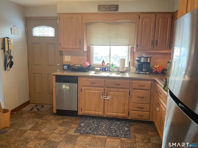 Building Photo - 83 D'Eramo Pl