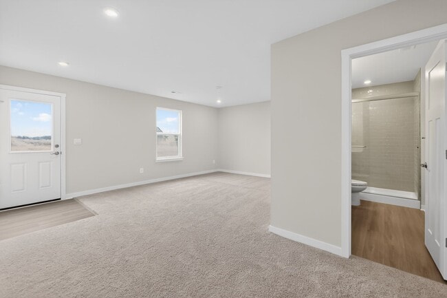 Building Photo - 43 Elmiraj Ct