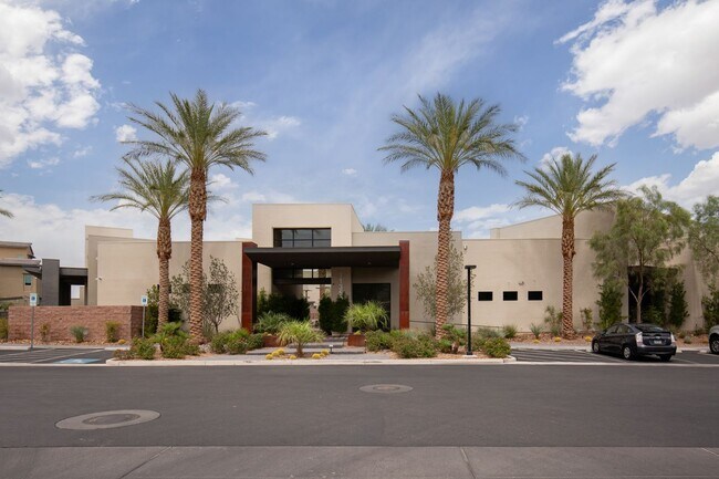 Building Photo - Fully furnished luxury townhome in Affinit...