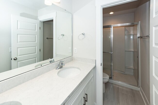 Building Photo - 7722 Park Gate Dr