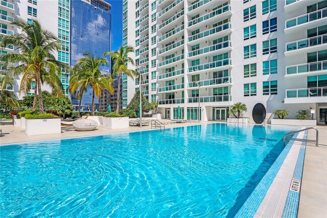 Building Photo - 950 Brickell Bay Dr