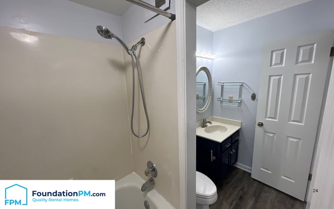 Building Photo - 3892 Oak Branch Cir W