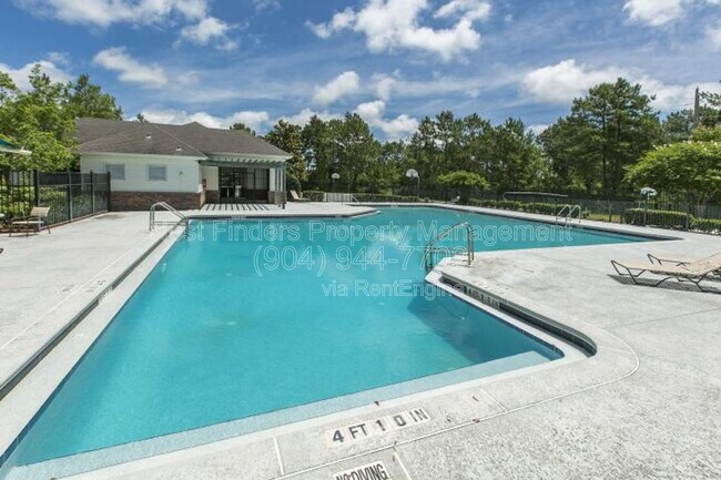 Building Photo - 801 Derby Ln