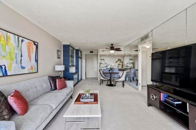 Building Photo - 2840 S Ocean Blvd