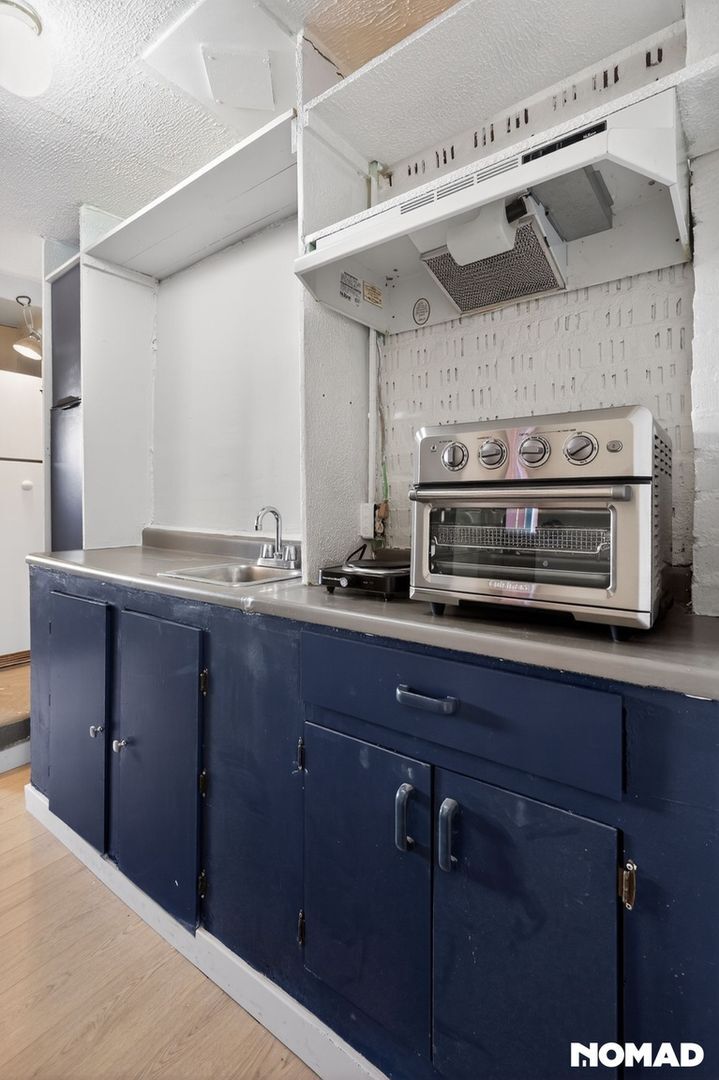 Building Photo - 2509 Royalty Ct