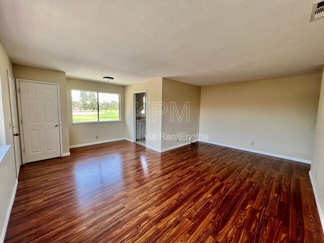 Building Photo - 2946 Peachtree Dr