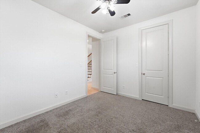 Building Photo - Awesome Two Story town home located in the heart of the city!