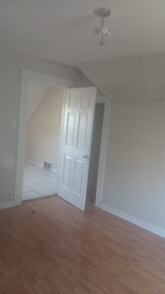 2nd room - 709 E Brady St