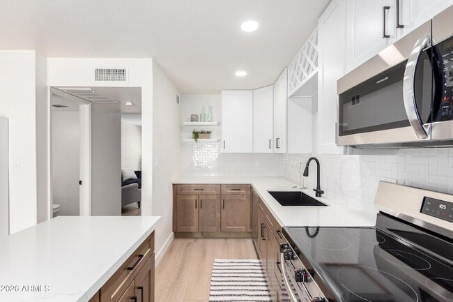 Building Photo - 4848 N Woodmere Fairway