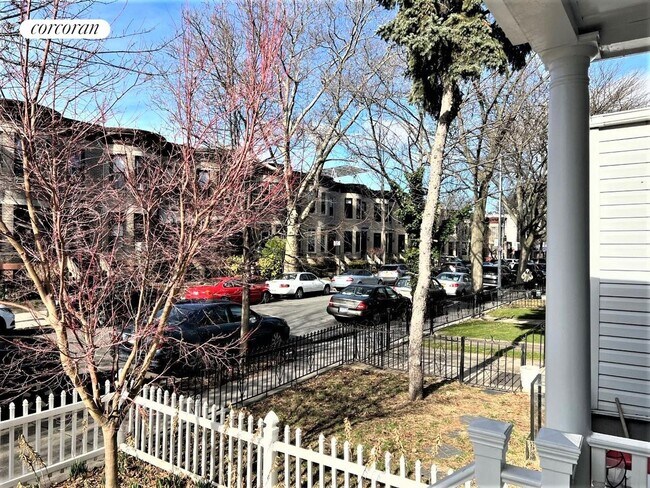 Building Photo - 543 76th St