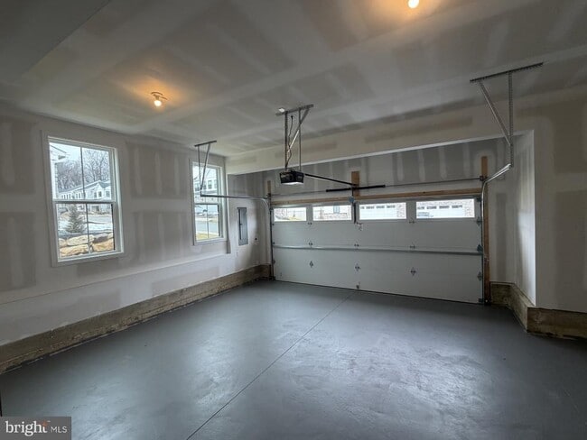 Building Photo - 72 Alroy Rd