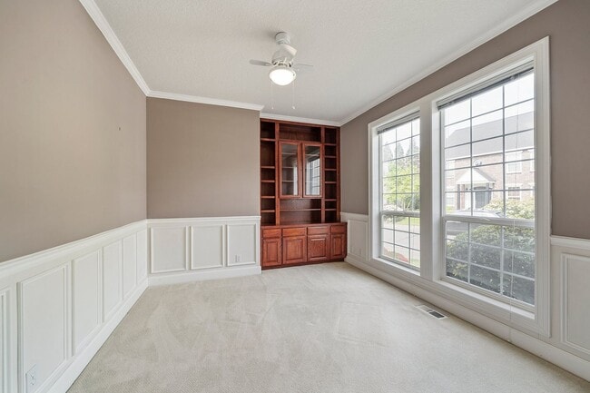 Building Photo - 2284 NW Wheatfield Way