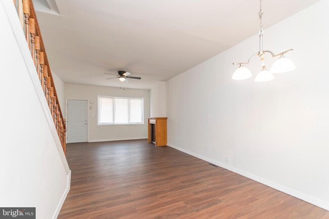 Building Photo - 2079 E Tioga St