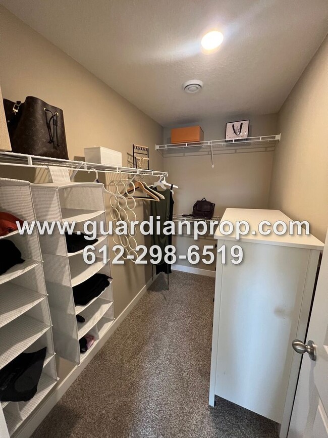 Building Photo - Luxury 2020 Built Townhouse Available June 1, Open Floor Plan, Fireplace, Patio, Primary w/Huge P...