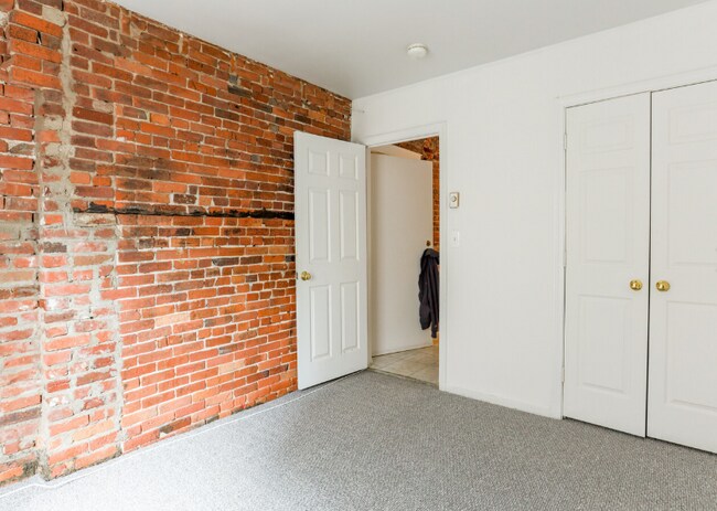 Building Photo - 1742 Washington St