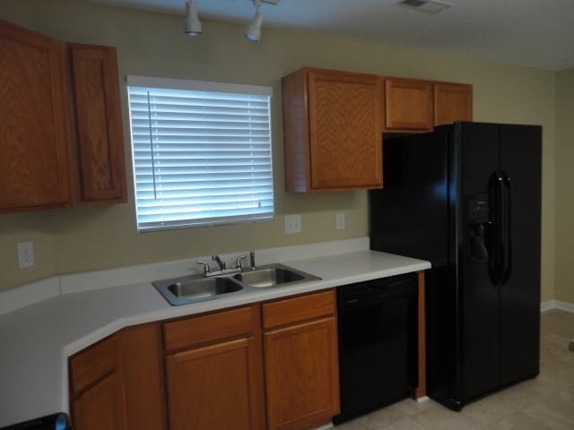 Building Photo - 1828 Chatfield Dr