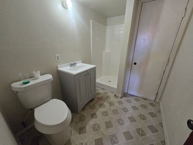 Building Photo - HUD Approved.