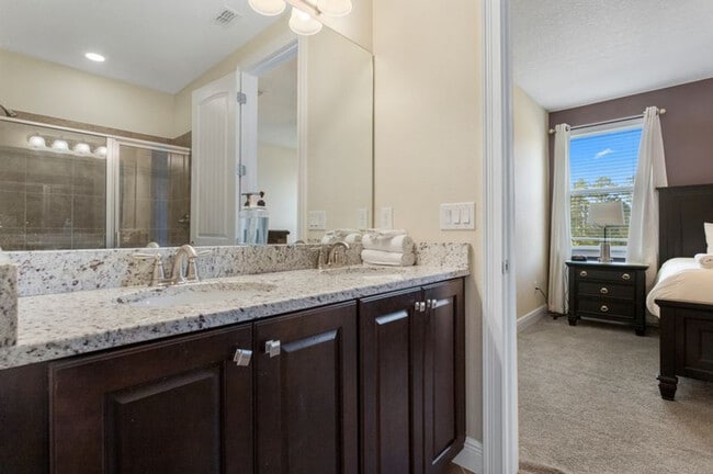 Building Photo - 551 Lasso Dr