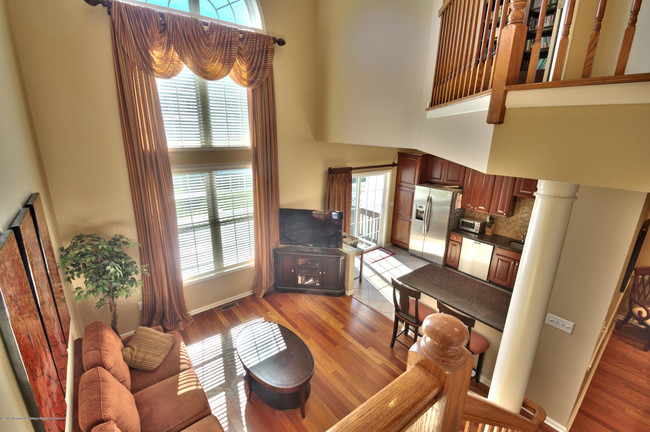 Building Photo - 93 Demarest Dr