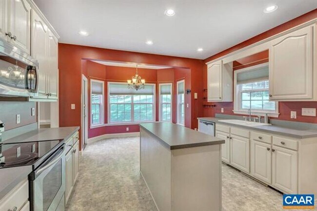 Building Photo - 991 Carodon Dr