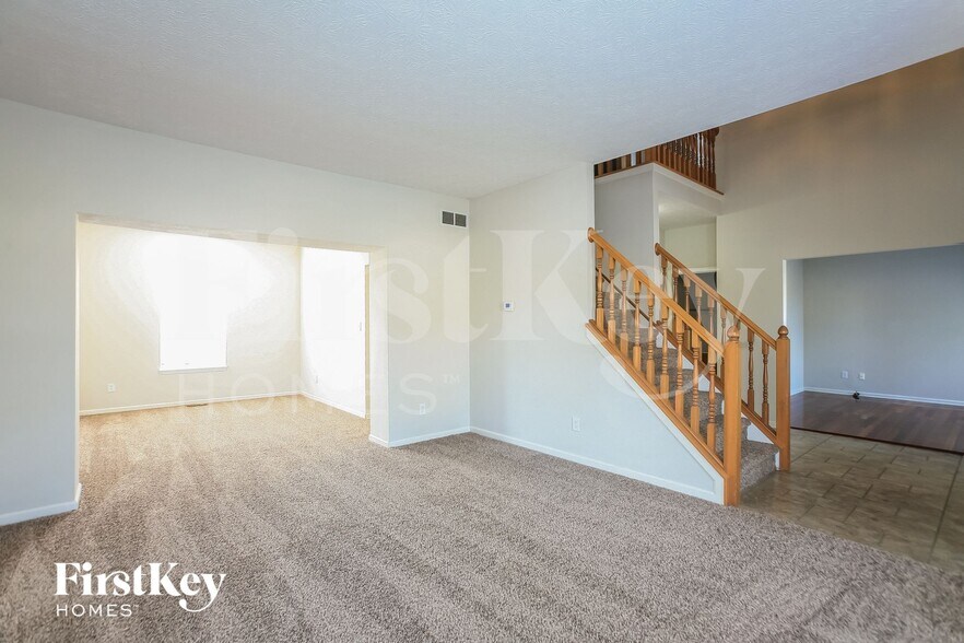 Building Photo - 6367 Waterstone Dr