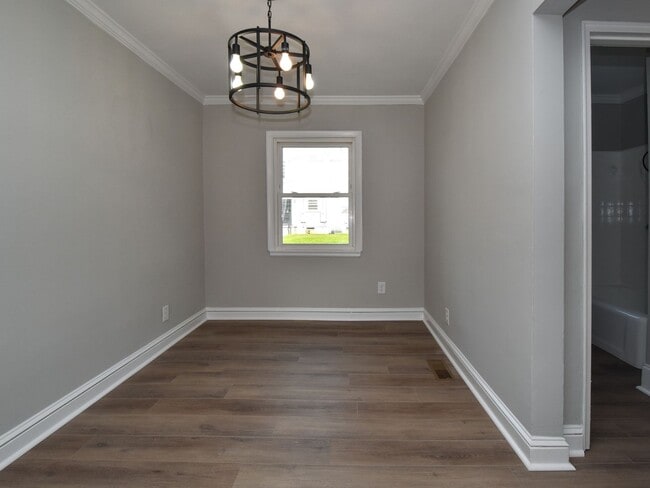 Building Photo - Spacious 2-Bedroom Apartment in Prime Wins...