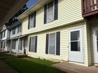 Building Photo - Timber Cove Townhomes