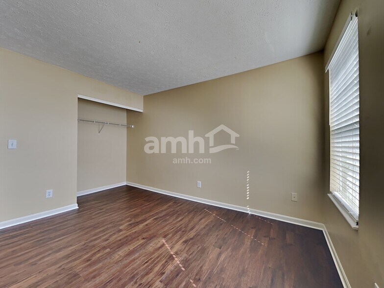 Building Photo - 7316 Pebble Crk