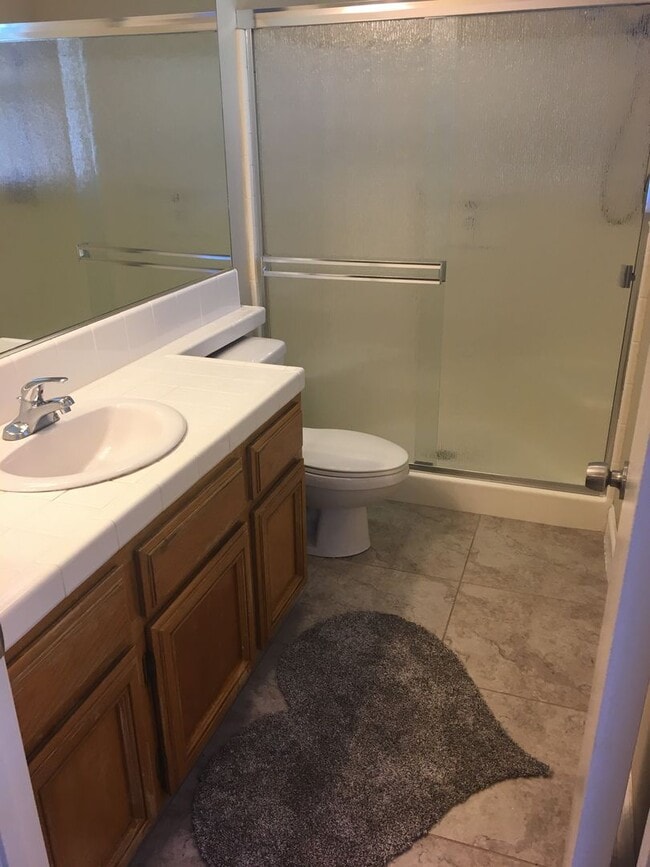 Building Photo - 3+2 NW Hageman & Jewetta Area $2150+ $2150 Deposit