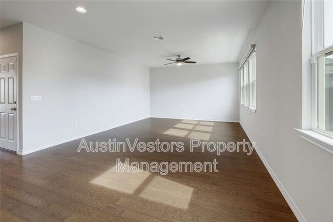 Building Photo - 15801 Crissom Ln