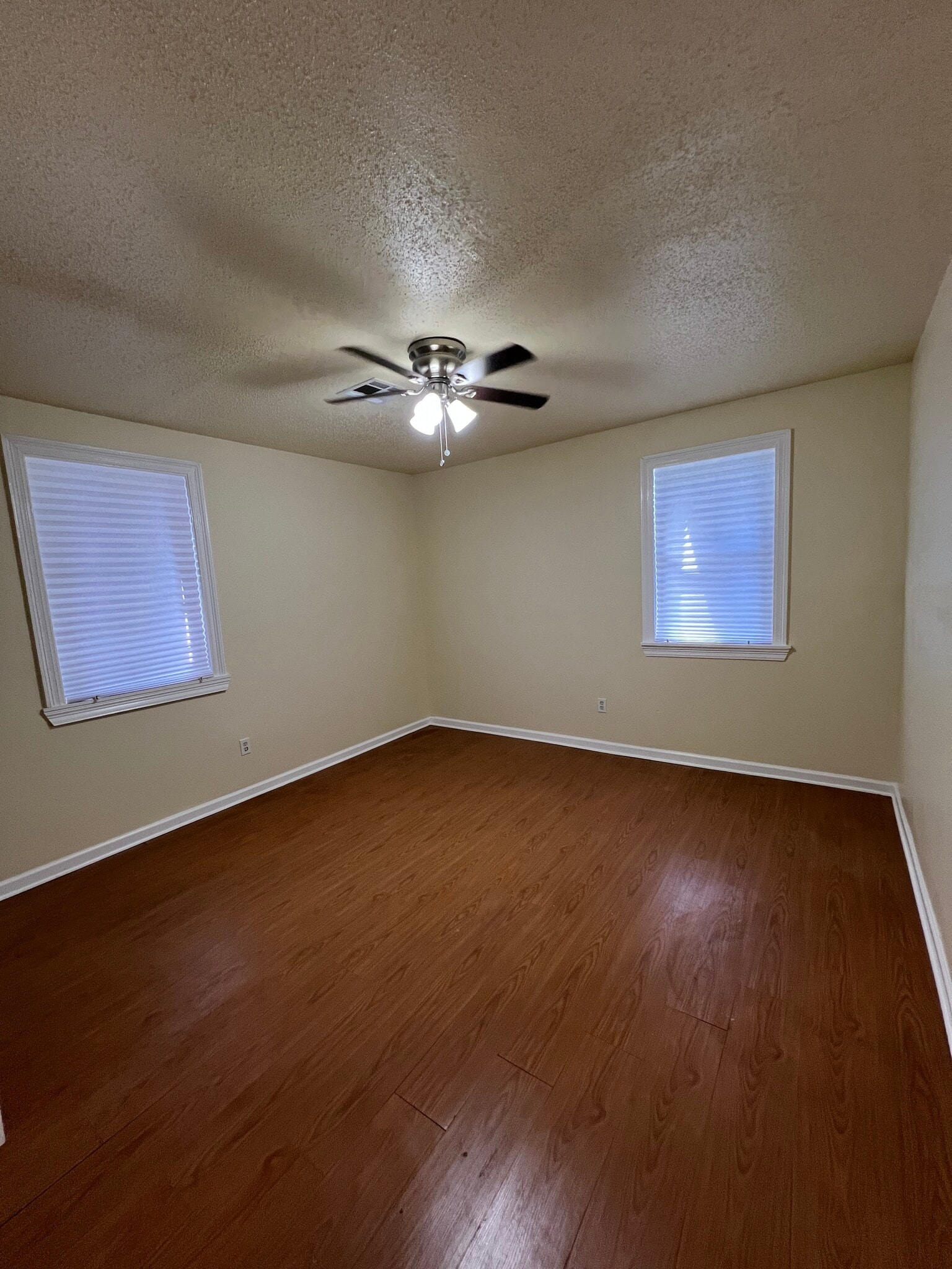 Bedroom 2 - 3509 Leonidas St