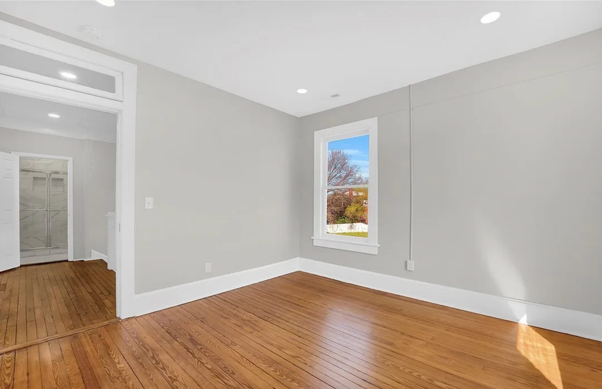 Building Photo - 507 W Washington St