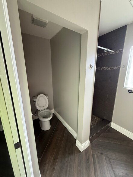 Building Photo - 40089 High St