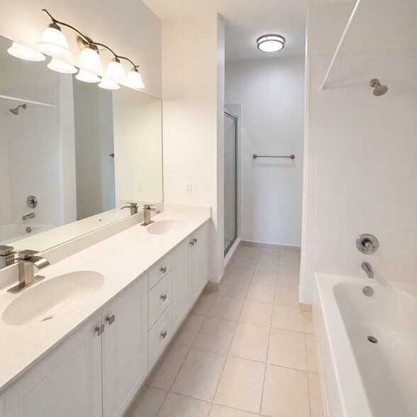 Building Photo - 4404 SW 160th Ave