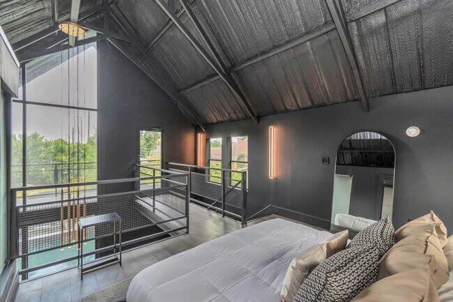 Building Photo - 2683 Blodgett St