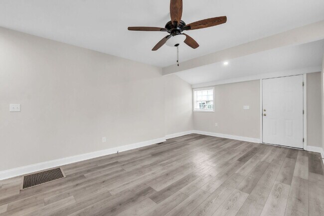 Building Photo - Updated 2 Bedroom / 1 Bath Home in Spartanburg $1,205/mo rent