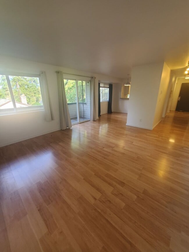 Building Photo - Your Peaceful Retreat in the Heart of Conv...